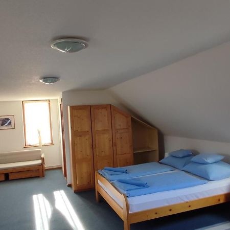 Adler Panzio Hotel Budaörs Екстериор снимка