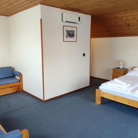 Adler Panzio Hotel Budaörs Екстериор снимка