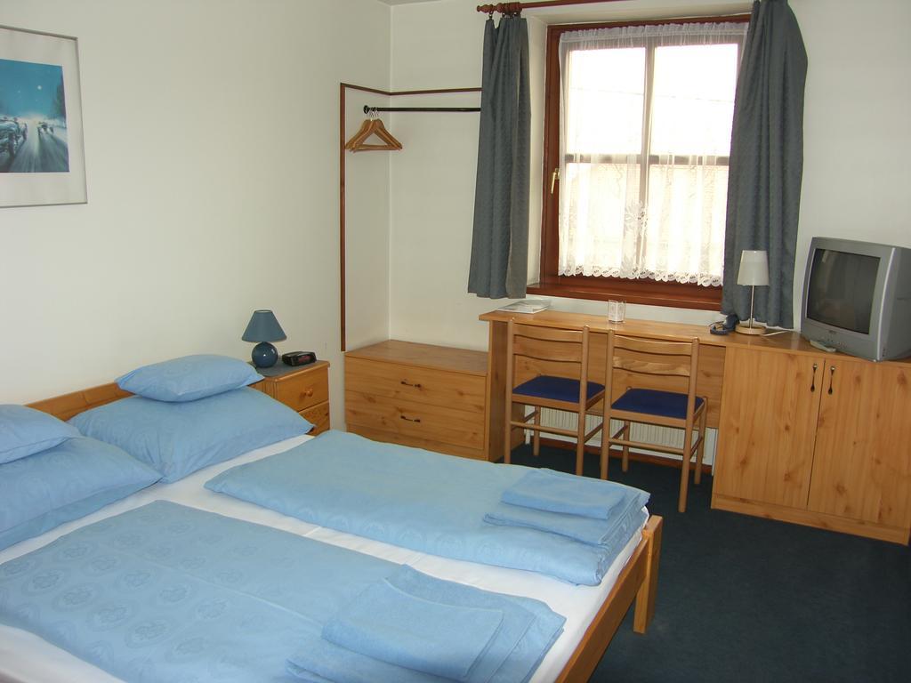 Adler Panzio Hotel Budaörs Екстериор снимка