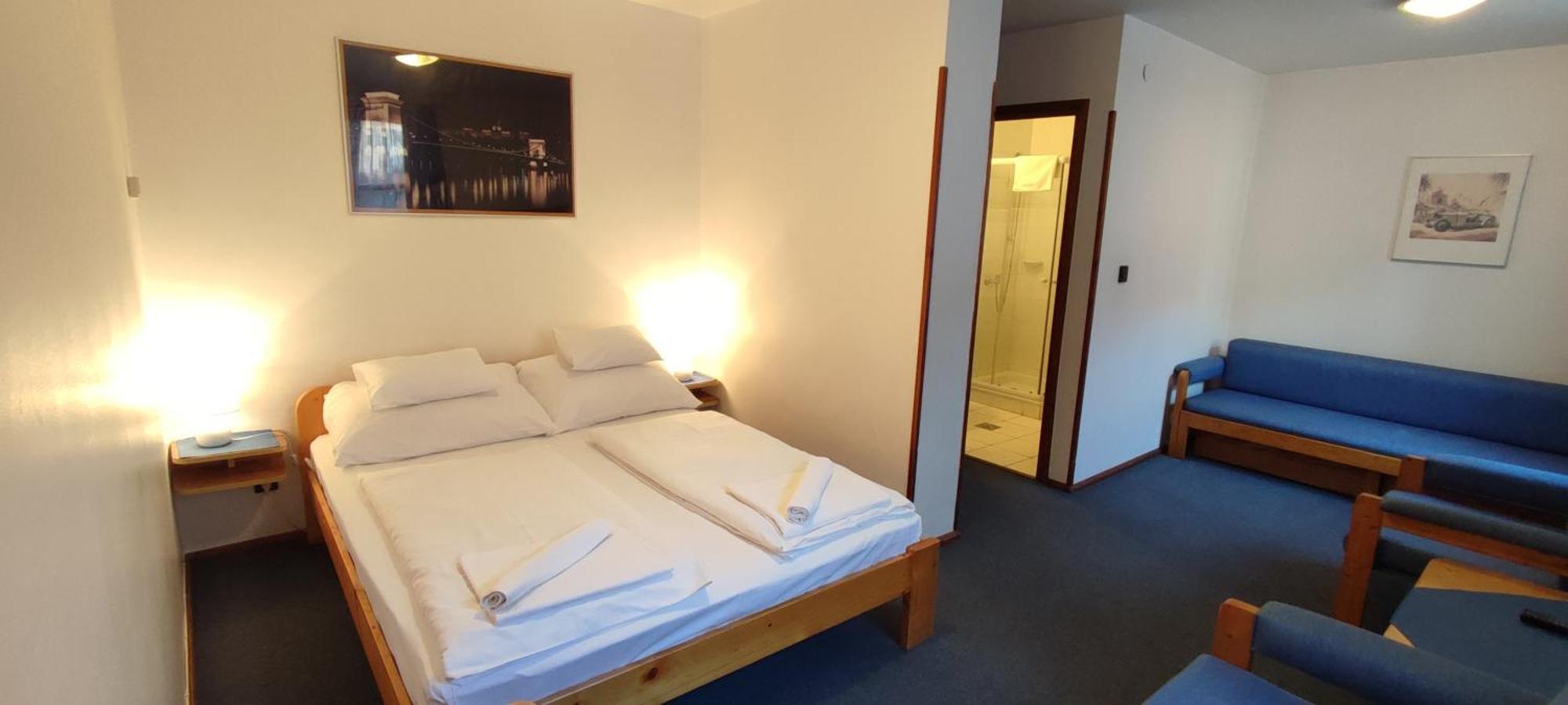 Adler Panzio Hotel Budaörs Екстериор снимка