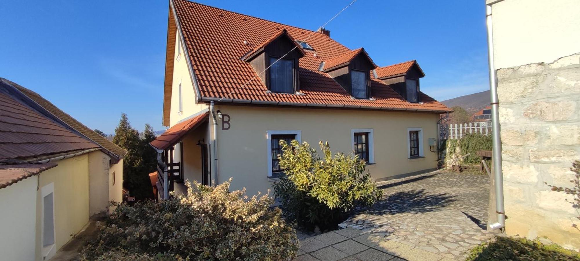Adler Panzio Hotel Budaörs Екстериор снимка